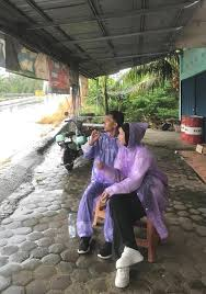 Hujanan Bareng Pacar _ TikTok