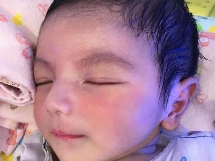 bayi-tampan-yang-viral-1759309334765_43