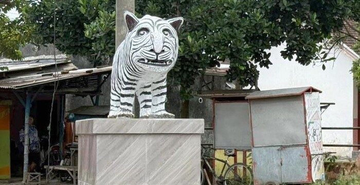 patung-macan-putih-di-kediri-yang-viral-memiliki-bentuk-unik-1766820810783_169